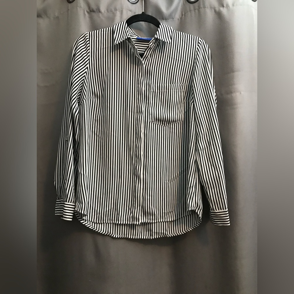Apt.9 striped long sleeve with pocket bueno down shirt size xs